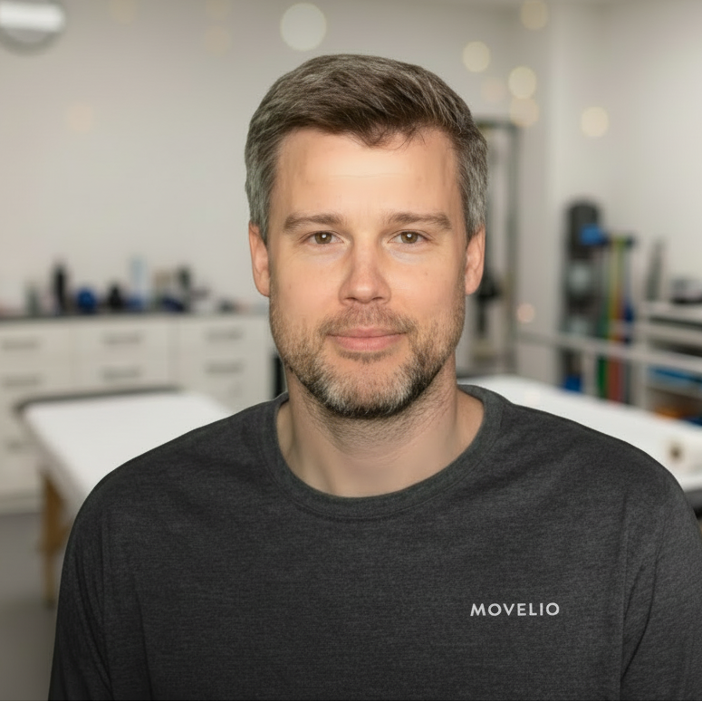 Stian Engum, Licensed Physiotherapist, endorsing the Movelio Bed Roller